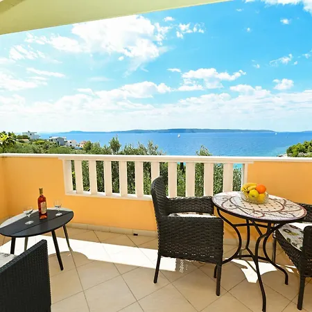 Tatinja Apartman Trogir