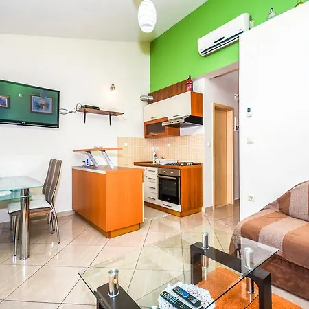 Tatinja Apartman Trogir