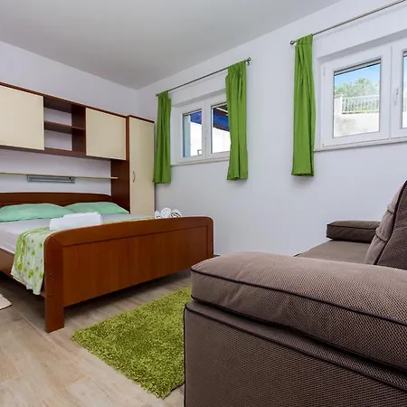 Tatinja Apartman Trogir