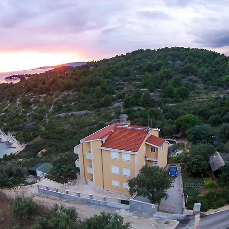 Tatinja Apartman